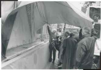 Am 01.09.1989 auf dem Bonner Friedensplatz bei der Enthüllung des Denkmales